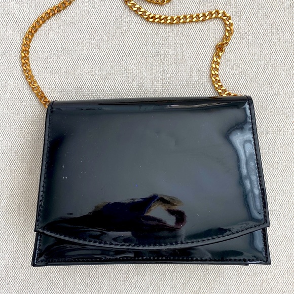 Cute patent leather style, purse - Picture 1 of 5